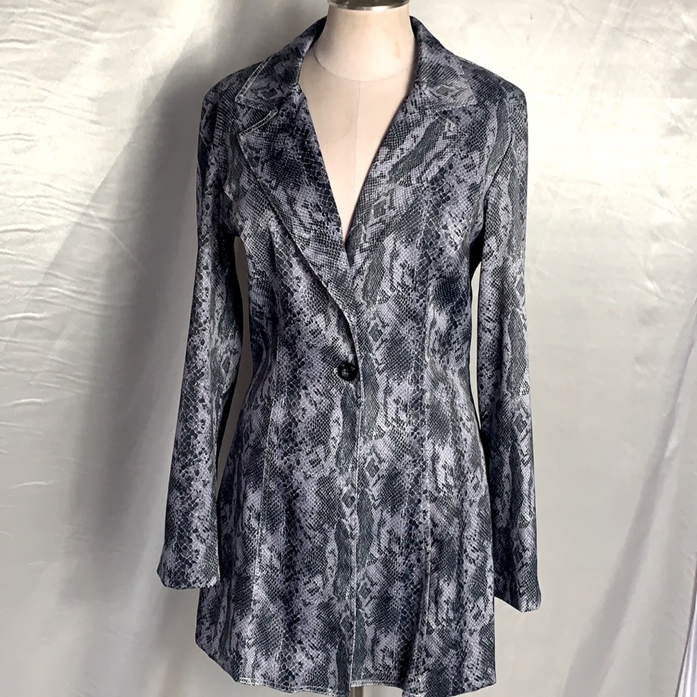 🔹♠️2pc Snake Print Blazer with pants.